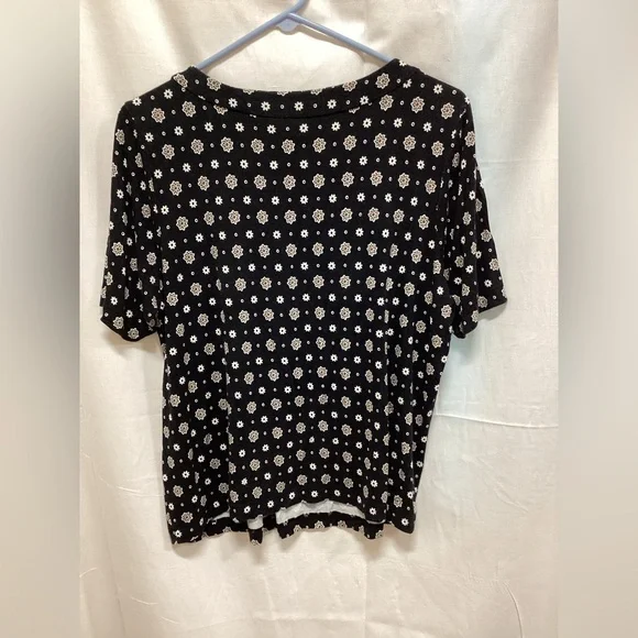 Black Floral Women's Top - Picture 4 of 4